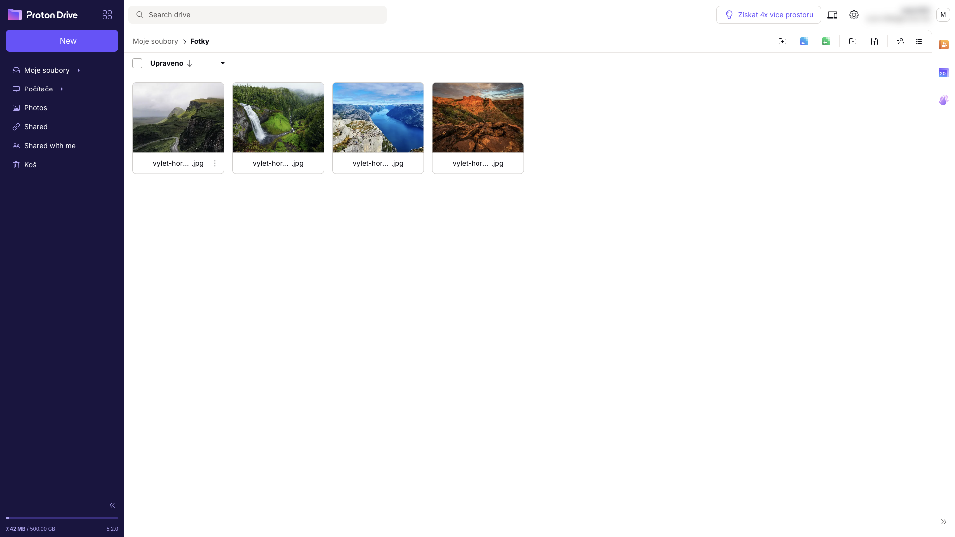 Složka s fotkami v zobrazení mřížky